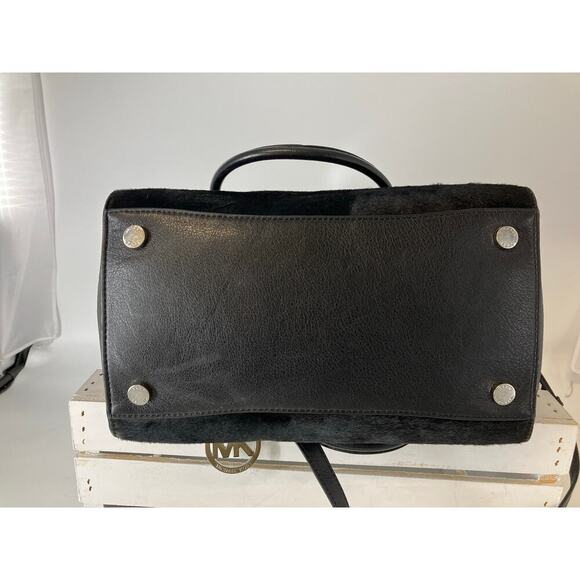 MICHAEL KORS, LARGE DYED CALF HAIR BLACK LEATHER SHOULDER BAG - Picture 9 of 16
